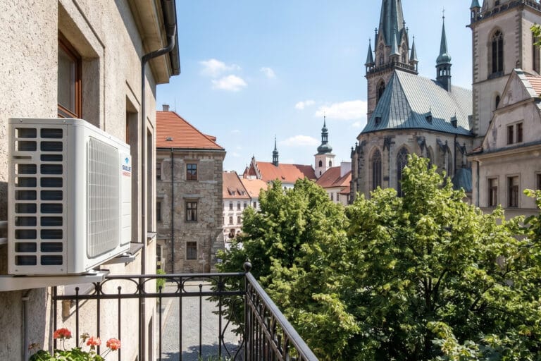 Montáž klimatizace v cihlovém bytě na Nové Ulici, Olomouc – realizace bterm.cz